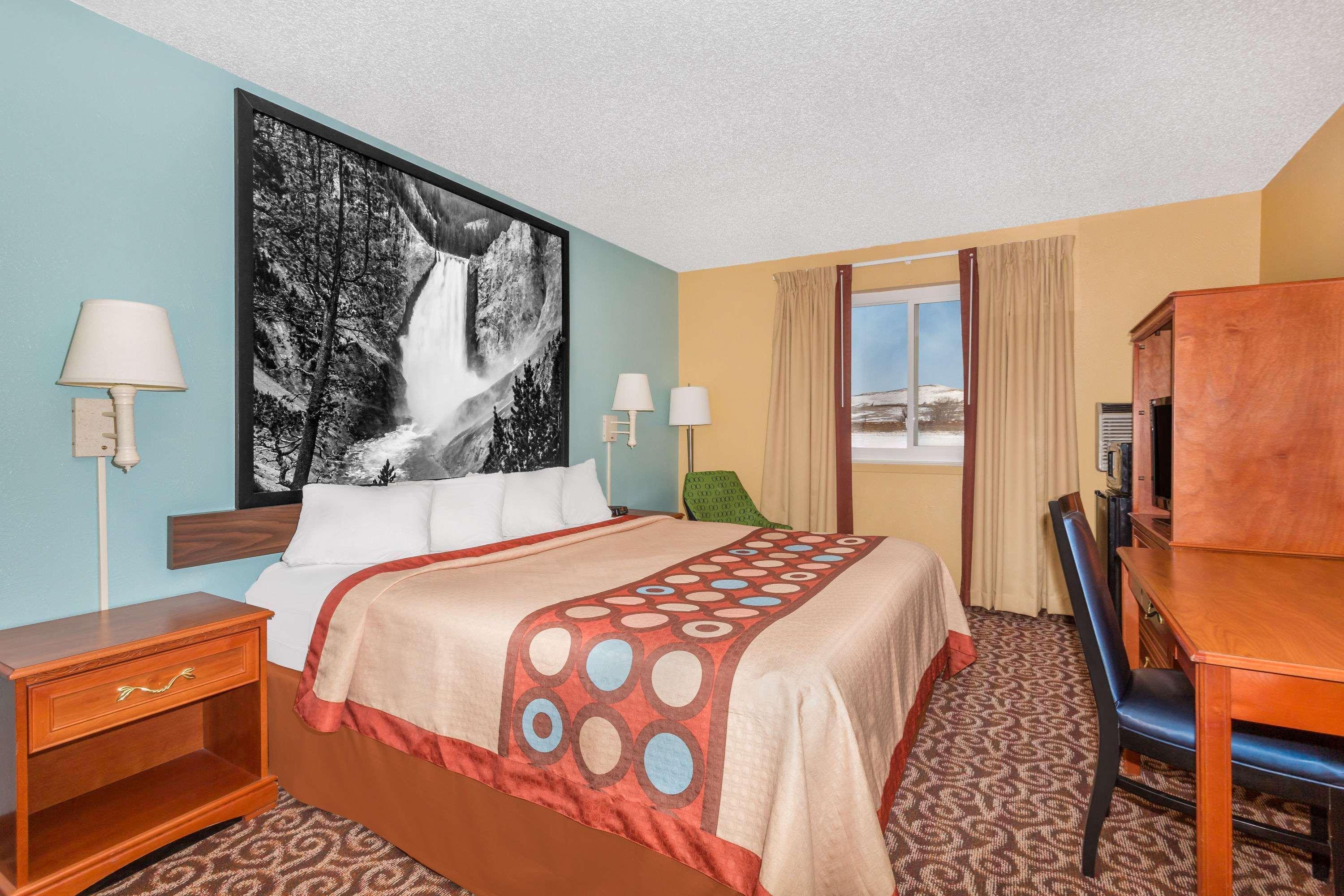 Super 8 By Wyndham Gillette Hotel Buitenkant foto