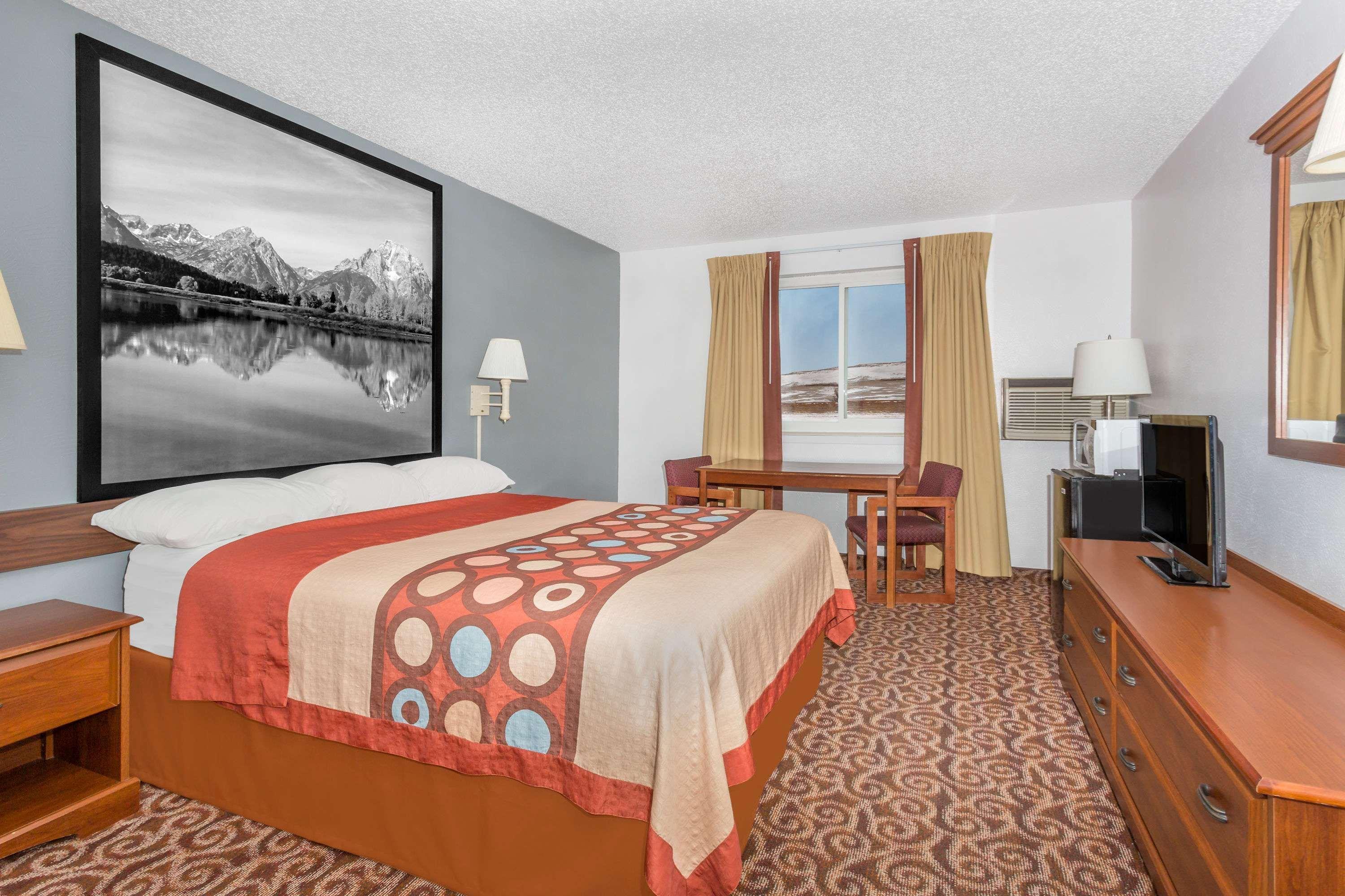 Super 8 By Wyndham Gillette Hotel Buitenkant foto