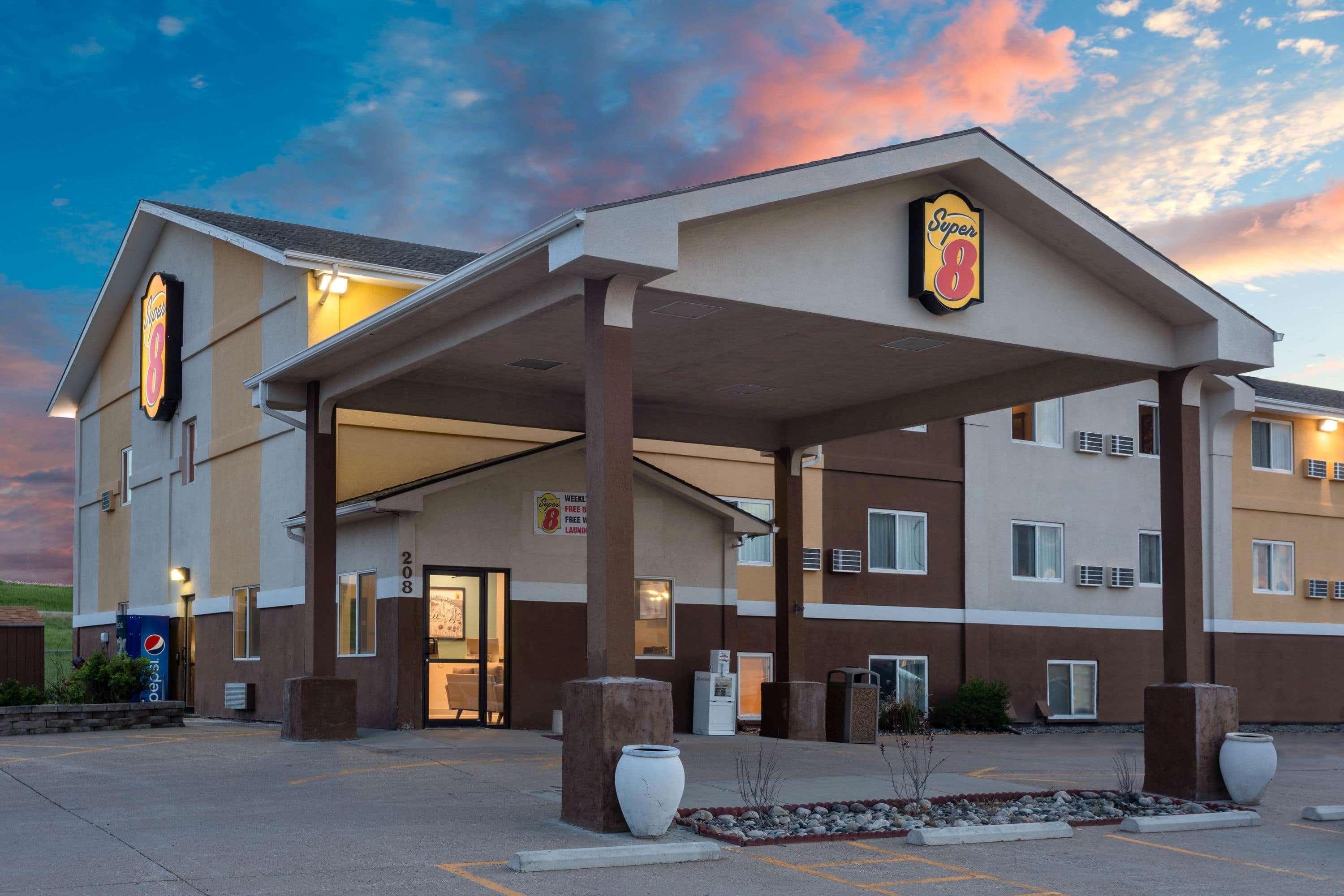 Super 8 By Wyndham Gillette Hotel Buitenkant foto